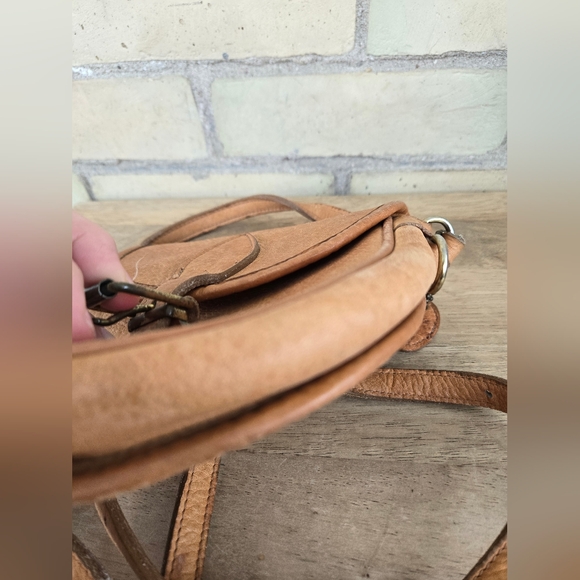 Vintage Roots Crossbody Bag - Picture 10 of 12
